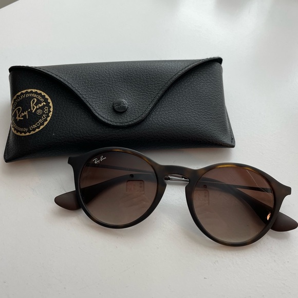 Ray-Ban Accessories - Brown RayBan sunglasses with case